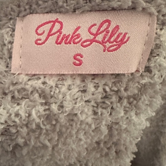 Pink Lily Gray Leopard Print Women's Sweater size small - Picture 6 of 7